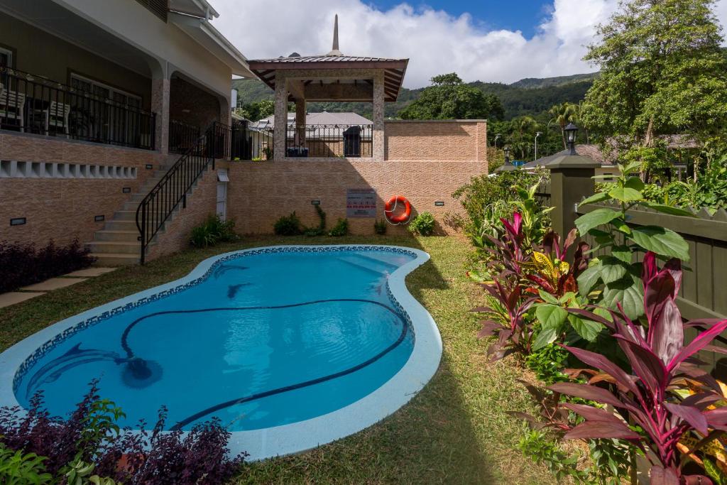 Номер (Шале с 3 спальнями), Beau Vallon Villa Chalets