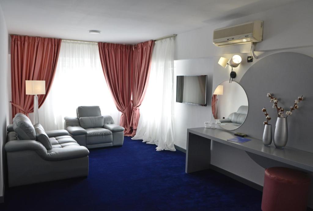 Двухместный (Номер Делюкс с кроватью размера «queen-size») отеля Hotel Europolis, Тулча
