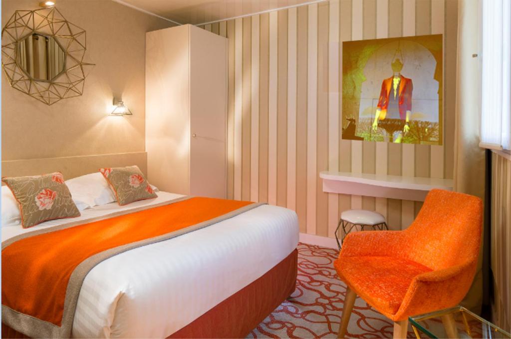 Двухместный (Классический номер с кроватью размера «queen-size») отеля Hotel Best Western Anjou Lafayette, Париж
