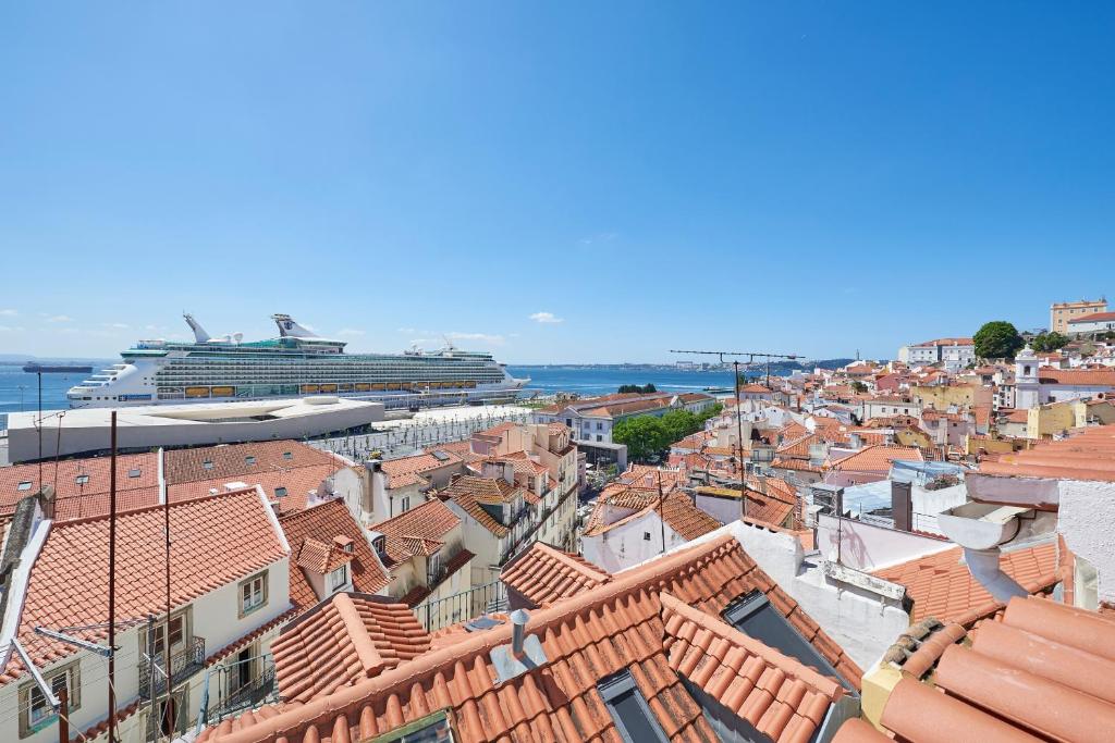 Апартаменты (Апартаменты с 2 спальнями и видом на реку - Escadinhas de Santo Estevao, 17), Lisbon Holidays Alfama