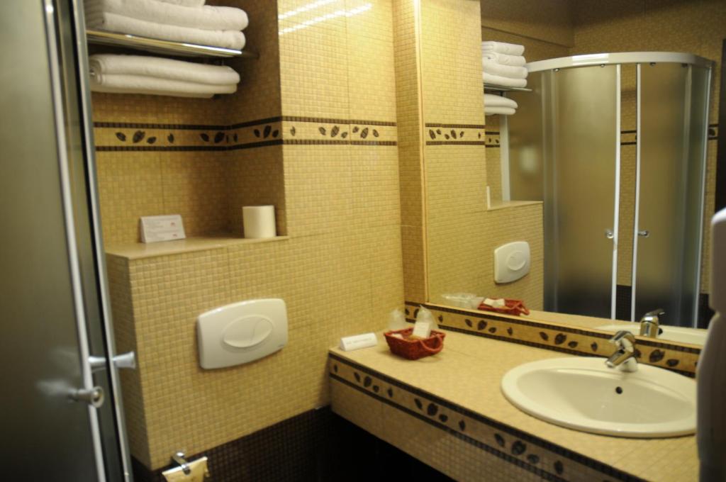 Двухместный (Двухместный номер с 2 отдельными кроватями и видом на горы) отеля Mistral Resort, Моэчиу-де-Сус
