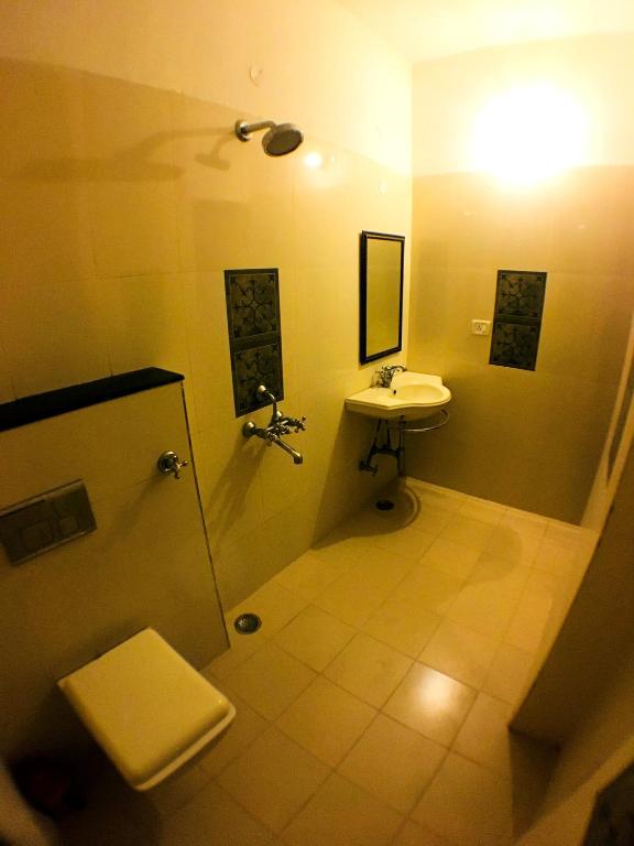 Двухместный (Стандартный двухместный номер с 1 кроватью или 2 отдельными кроватями, без кондиционера) отеля Krishna Palace, Джайпур