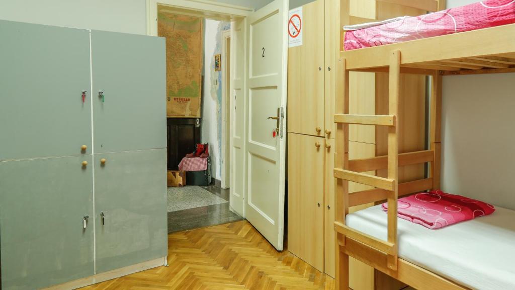 Семейный (Стандартный семейный номер) хостела Yolo Savamala, Белград