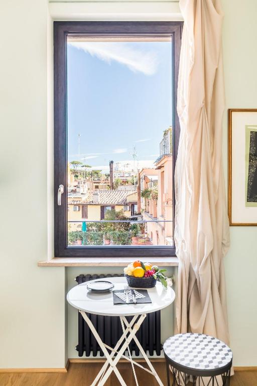 Двухместный (Улучшенный номер с кроватью размера «king-size») гостевого дома Rarity Suites, Рим