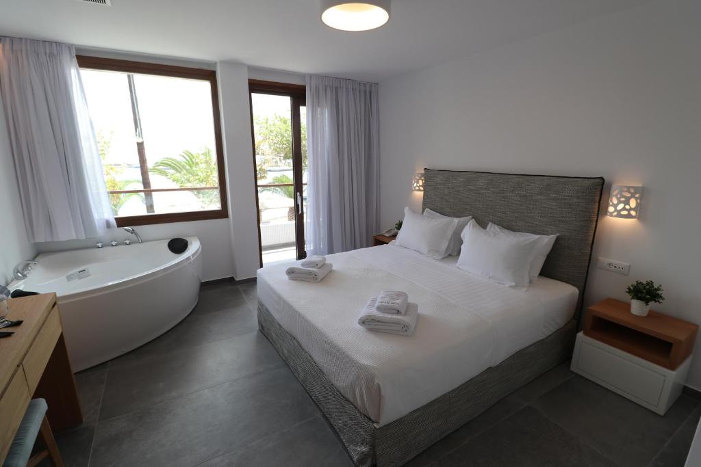 Сьюит (Полулюкс с гидромассажной ванной), Natura Luxury Boutique Hotel Skopelos