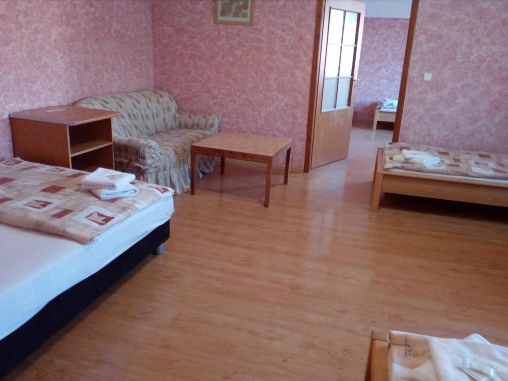 Сьюит (Люкс с 2 спальнями) гостевого дома Penzion U Paroháče, Простеёв
