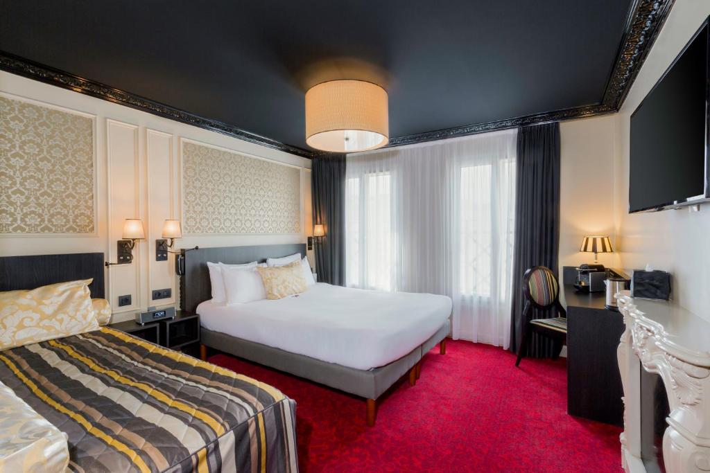 Трехместный (Улучшенный номер с кроватью размера «queen-size»), Best Western Le Montmartre – Saint Pierre