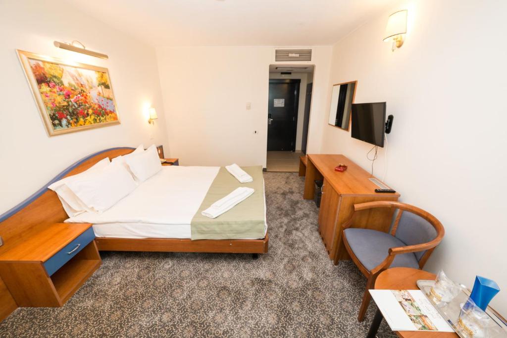 Двухместный (Двухместный номер с 1 кроватью - 1 этаж с террасой) отеля Hotel Bavaria Blu, Мамая