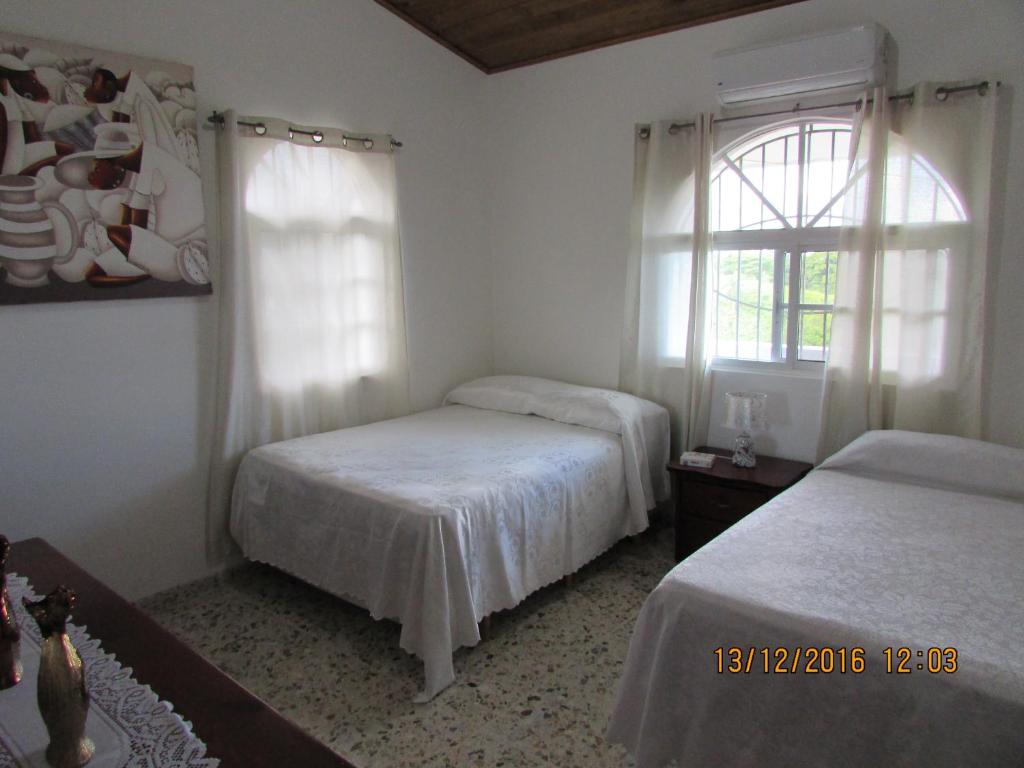 Двухместный (Номер с 2 кроватями размера «queen-size») гостевого дома Castillo Romano, Лас-Терренас