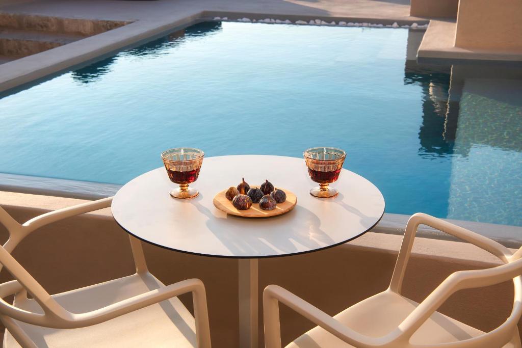 Сьюит (Полулюкс LITHOS с собственным бассейном - Без окна) апарт-отеля Halcyon Days Suites, Пиргос (Эгейские острова)