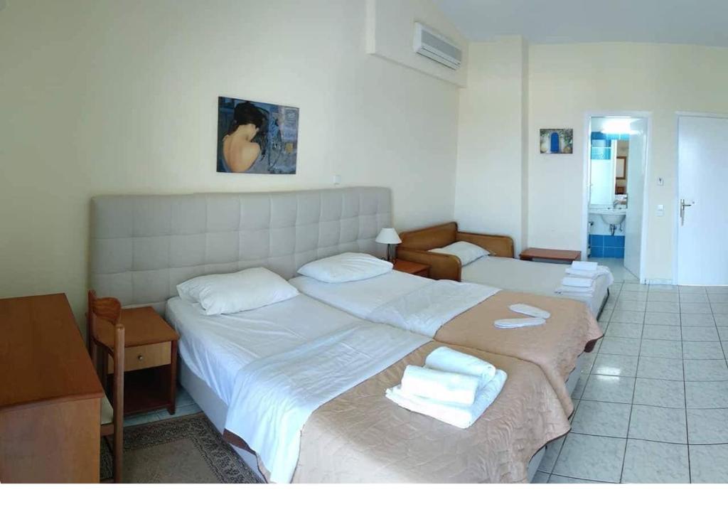 Студио (Номер-студио (3 взрослых) с видом на море) отеля Hotel Oasis, Кипарисия