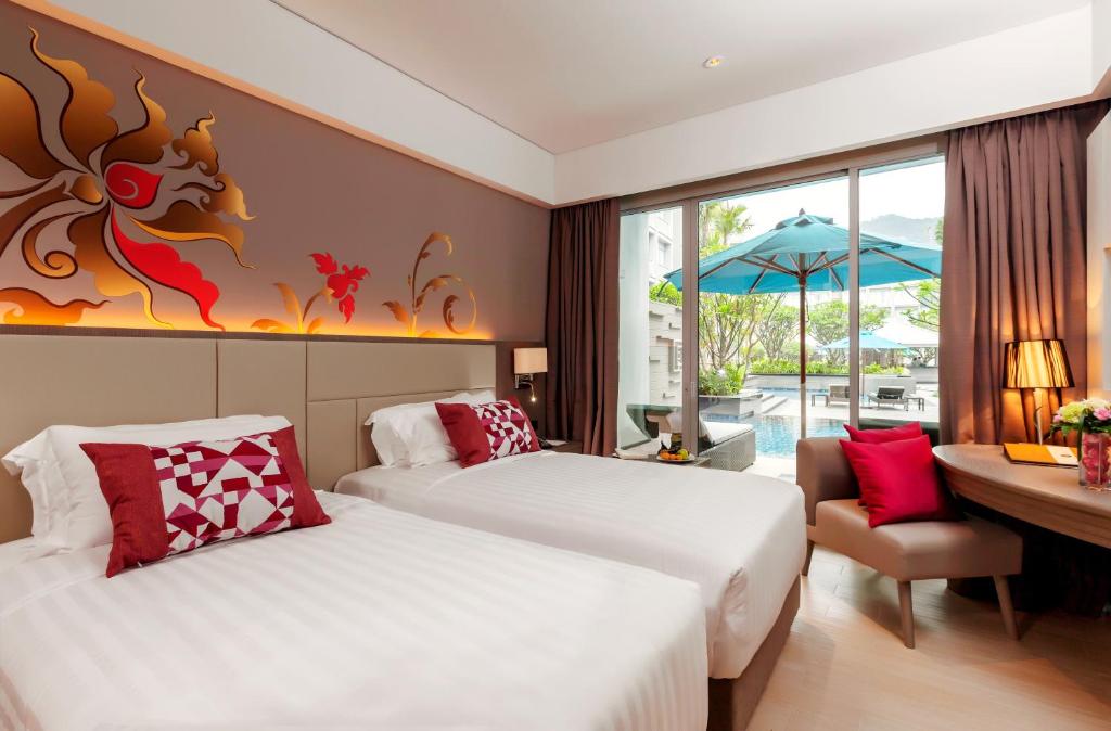 Двухместный (Двухместный номер Делюкс с 2 отдельными кроватями и доступом к бассейну) отеля Grand Mercure Phuket Patong, Пхукет