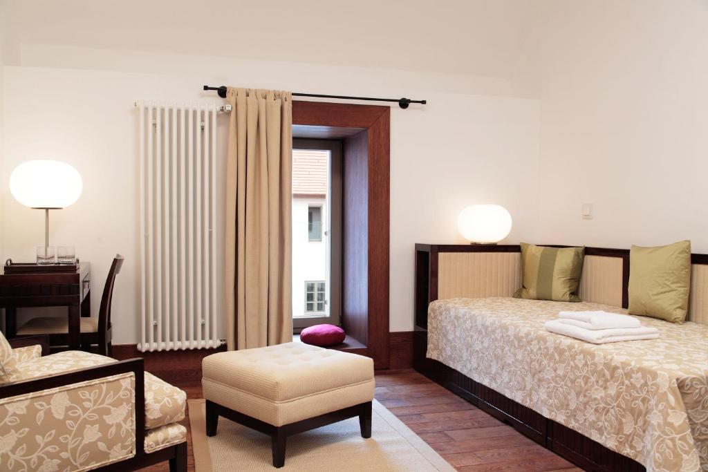 Двухместный (Стандартный двухместный номер с 2 отдельными кроватями) отеля Sopron Monastery Hotel, Шопрон