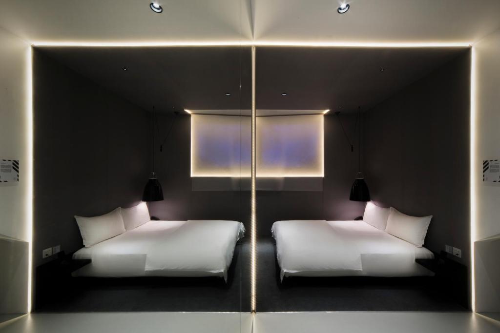 Сьюит (Movie Suite (No Window)), XY Hotel Bugis Singapore