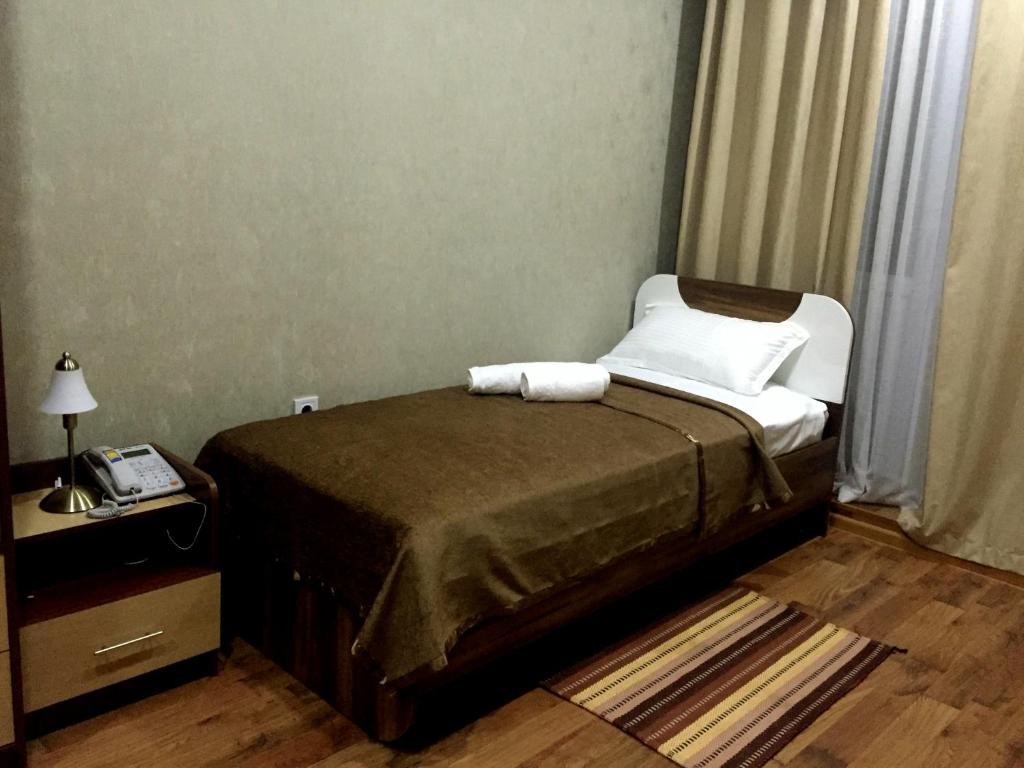 Двухместный (Двухместный номер Делюкс с 1 кроватью или 2 отдельными кроватями и видом на реку) отеля Zarya Hotel, Хорог