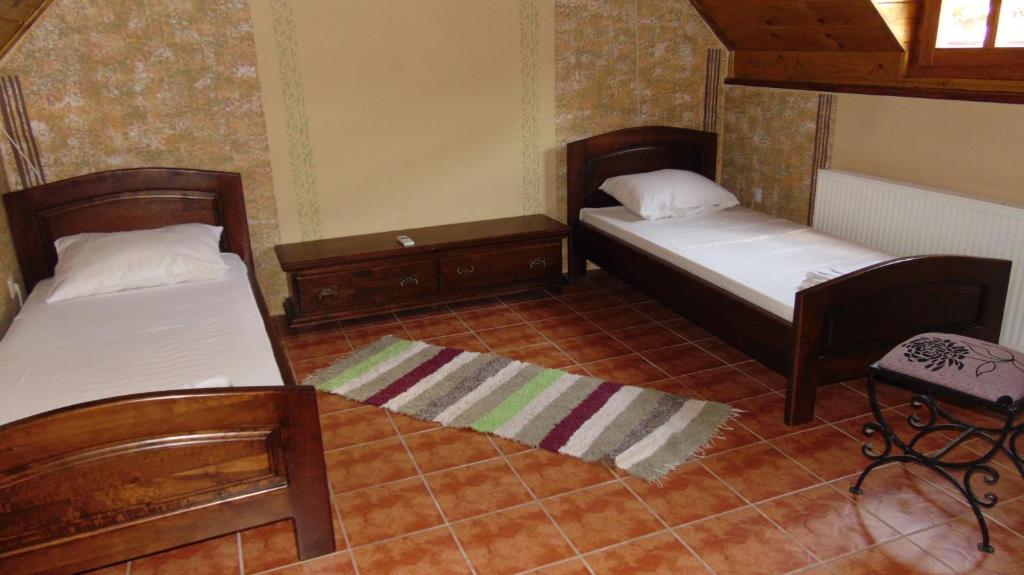 Двухместный (Двухместный номер «Комфорт» с 2 отдельными кроватями и общей ванной комнатой) гостевого дома Rooms Milin Lagum, Ириг