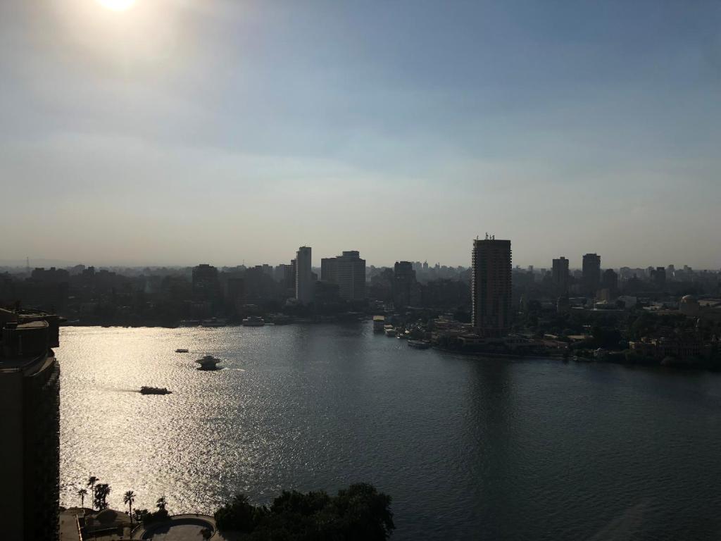 Отель Nile Hunters Suites & Apartments, Каир