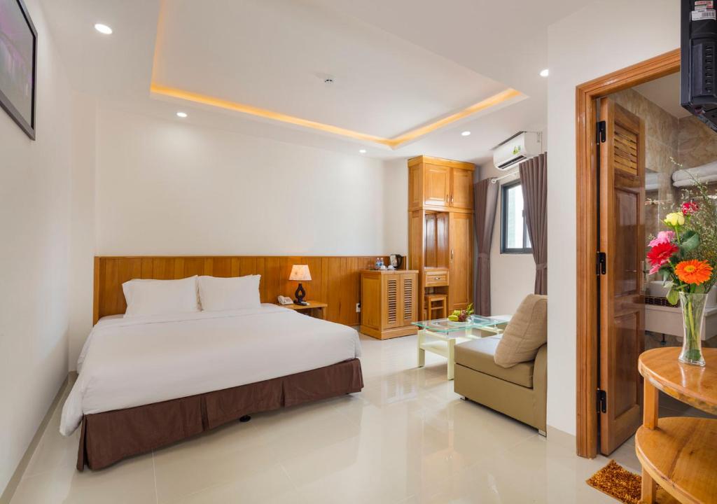 Семейный (Семейный номер) отеля Royal Hotel Nha Trang, Нячанг