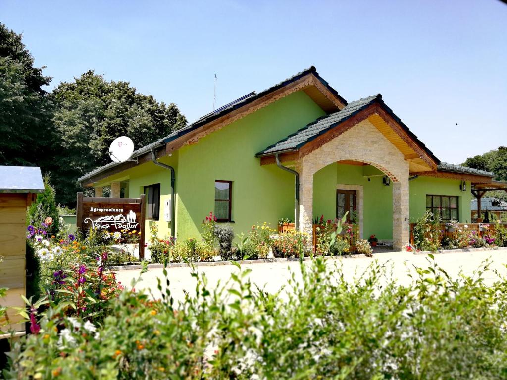 Отель Agropensiunea Valea Fagilor, Тулча