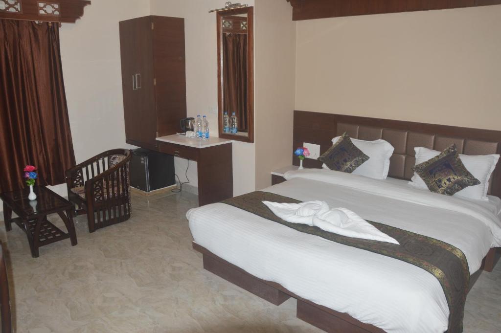Двухместный (Представительский номер с видом на реку) отеля Hotel Banaras Haveli, Варанаси