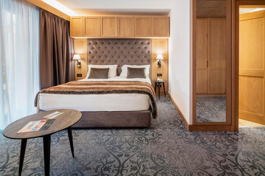 Двухместный (Двухместный номер Делюкс с 1 кроватью и балконом) отеля Hotel Lajadira & Spa, Кортина-д'Ампеццо