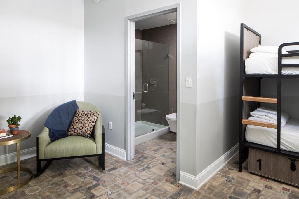 Четырехместный (Отдельный номер с 4 кроватями), Generator Miami