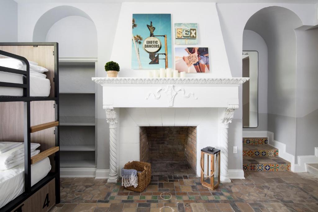 Четырехместный (Отдельный номер с 4 кроватями), Generator Miami