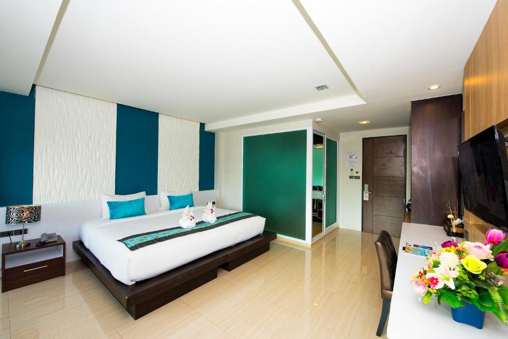 Двухместный (Улучшенный двухместный номер с 1 кроватью) отеля The Nice Krabi Hotel, Краби