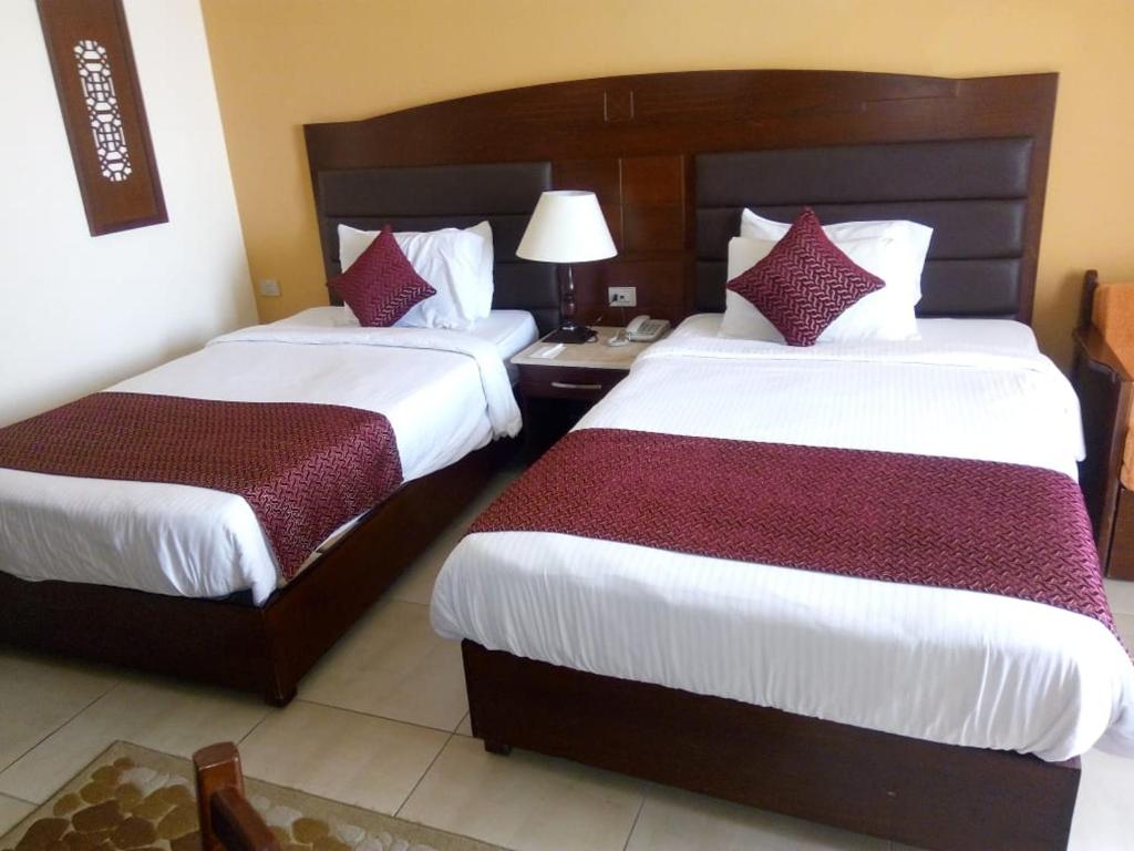 Двухместный (2 смежных двухместных номера) курортного отеля Sharm Holiday Resort, Шарм-эль-Шейх