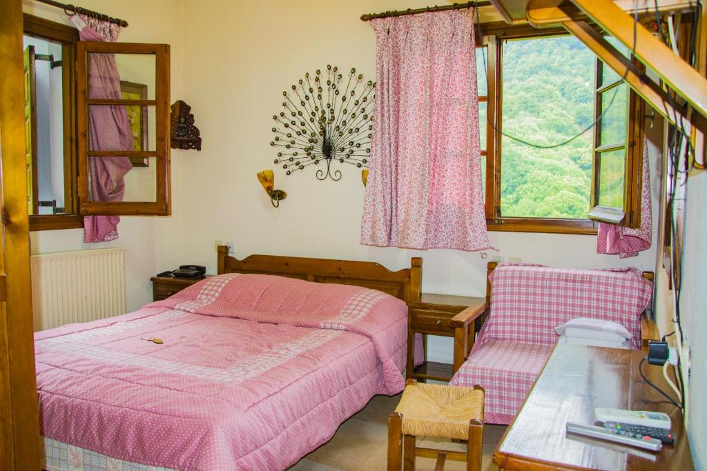 Двухместный (Двухместный номер с 1 кроватью и видом на горы) гостевого дома Guesthouse Papachristou, Цагарада
