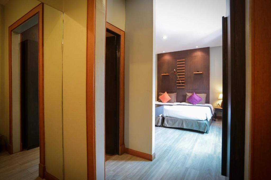 Двухместный (Улучшенный двухместный номер с 1 кроватью) отеля Hua Hin White Sand, Хуахин