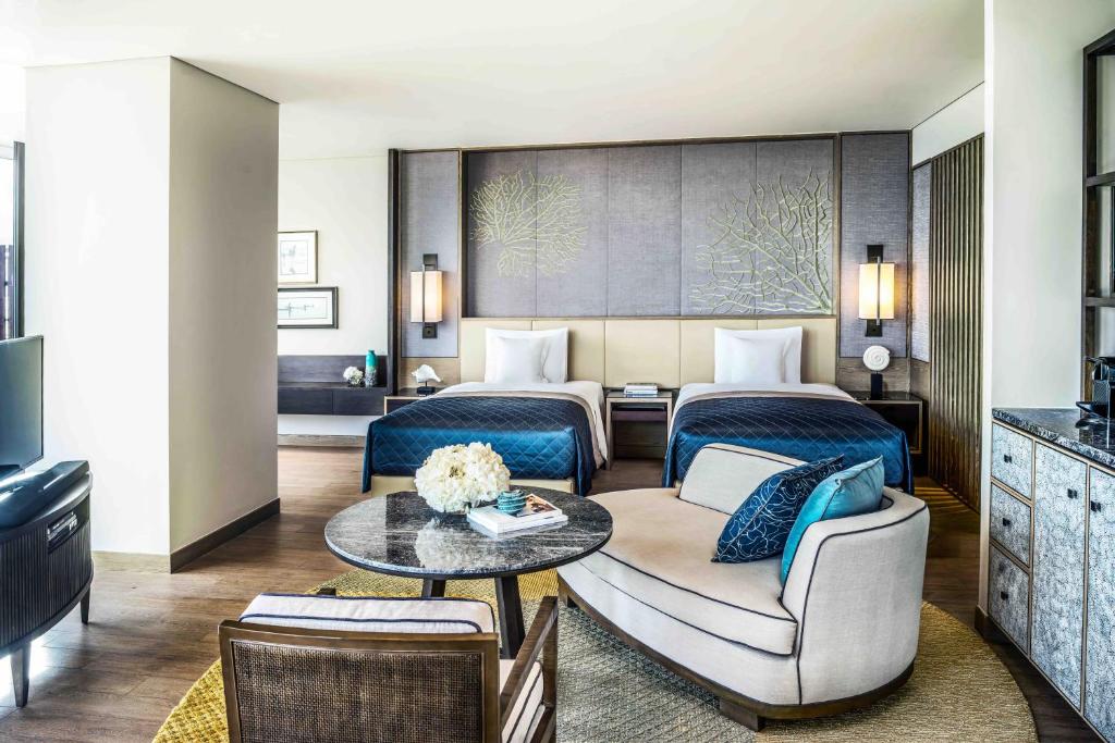Двухместный (Двухместный люкс «Тропический» с 2 отдельными кроватями) курортного отеля InterContinental Phu Quoc Long Beach Resort, Дуонг-Донг