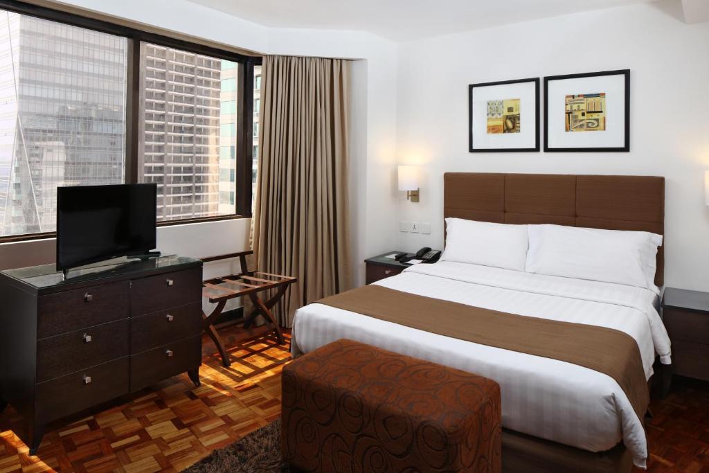 Двухместный (Представительский номер с кроватью размера «queen-size») отеля City Garden Hotel Makati, Манила