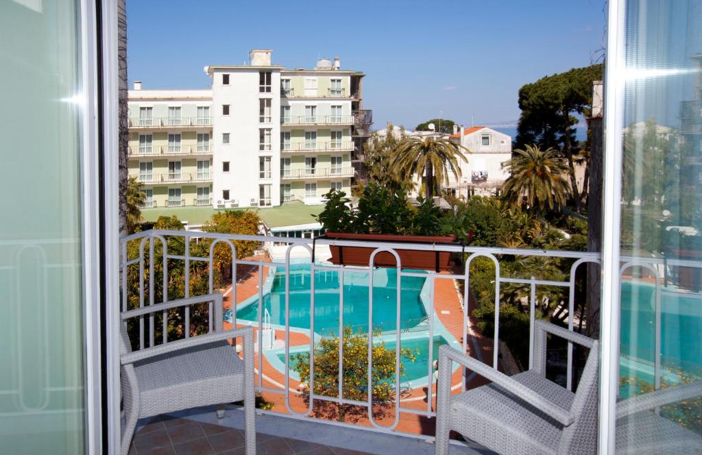 Апартаменты (One-Bedroom Apartment with Balcony -  Separate Building), Sorrento Flats