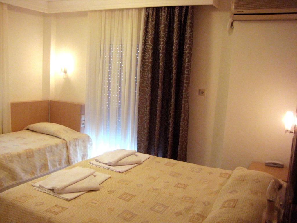 Трехместный (Трехместный номер) отеля Hotel Avra, Переа
