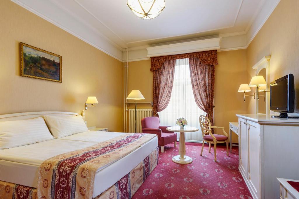 Двухместный (Двухместный номер Делюкс с 1 кроватью) отеля Danubius Hotel Astoria City Center, Будапешт