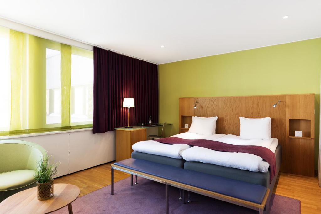 Двухместный (Улучшенный двухместный номер с 2 отдельными кроватями) отеля Hotel Aveny, Умео