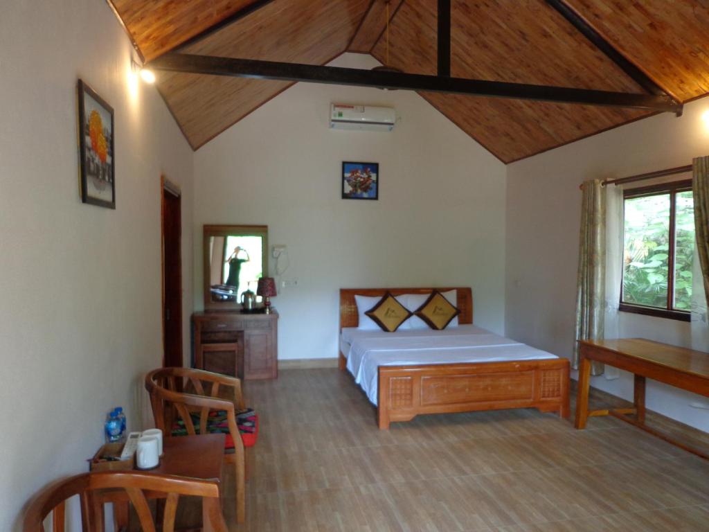 Двухместный (Улучшенный двухместный номер с 1 кроватью или 2 отдельными кроватями) отеля Mai Chau Nature Lodge, Май Чау