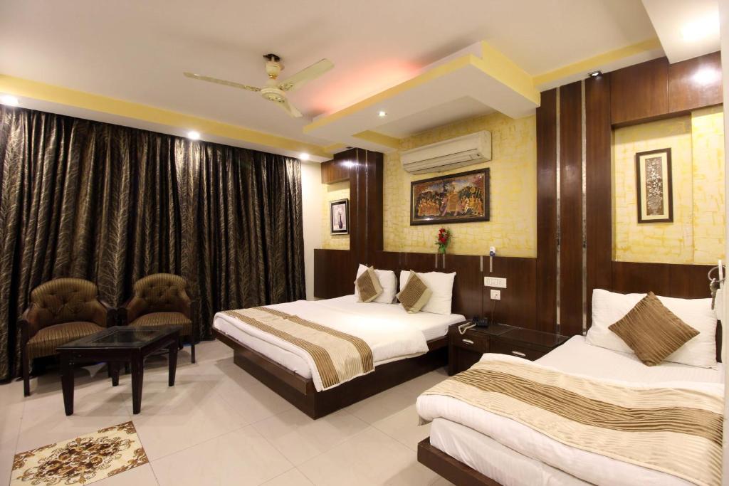 Трехместный (Трехместный номер с видом на город) отеля Hotel Star View, Нью-Дели