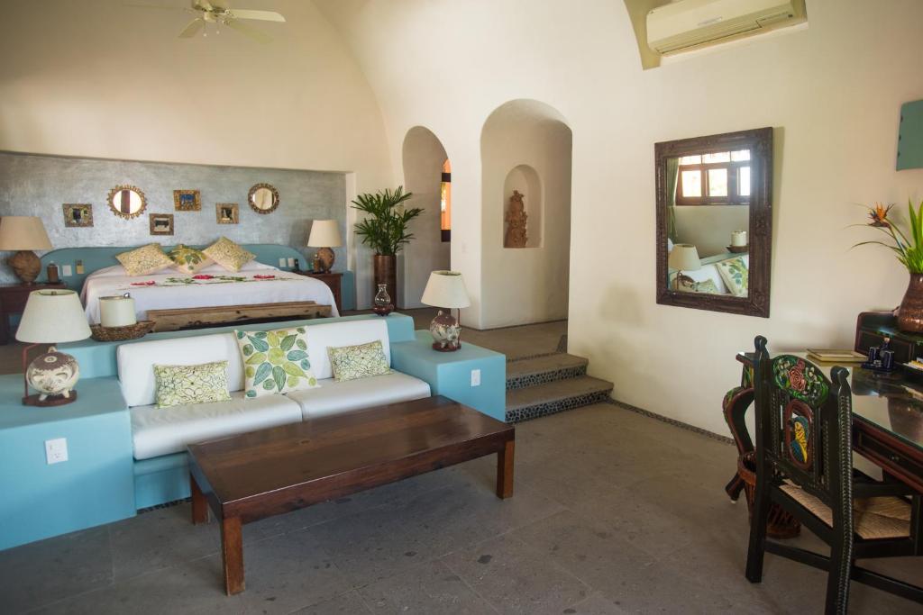 Вилла (Вилла с 4 спальнями и видом на океан) виллы Villa El Murmullo by La Casa Que Canta, Сиуатанехо