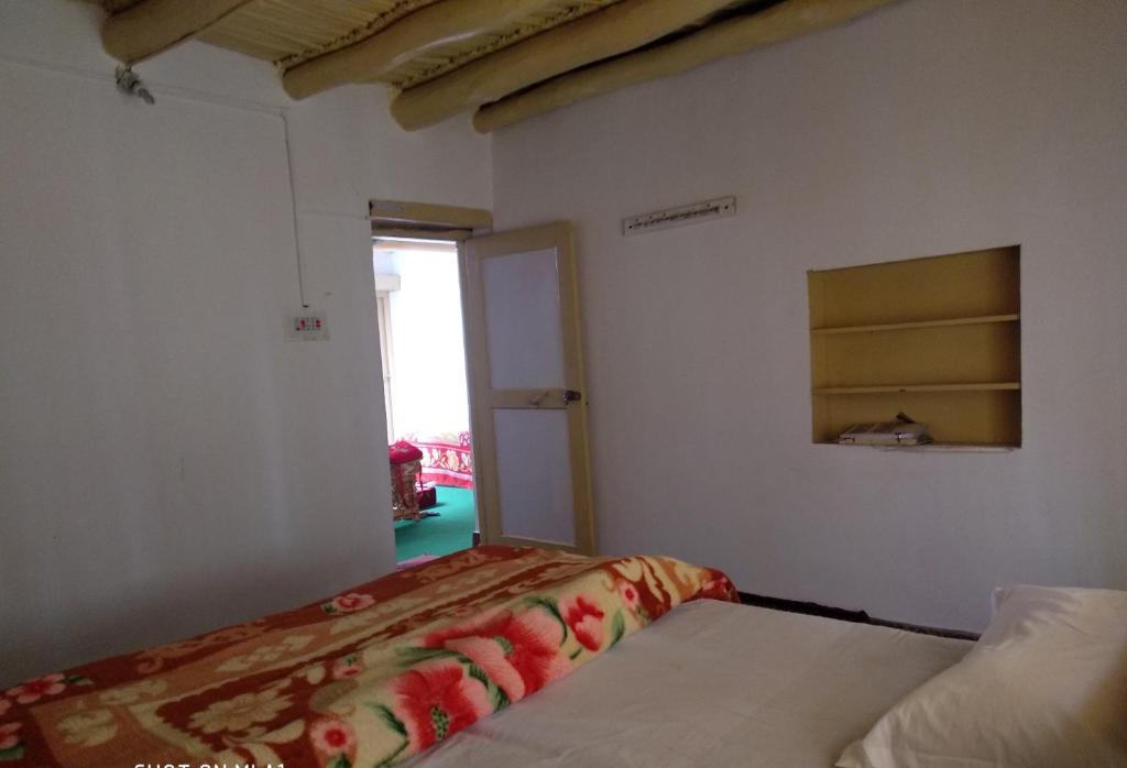 Двухместный (Бюджетный двухместный номер с 1 кроватью) семейного отеля amir homestay, Лех