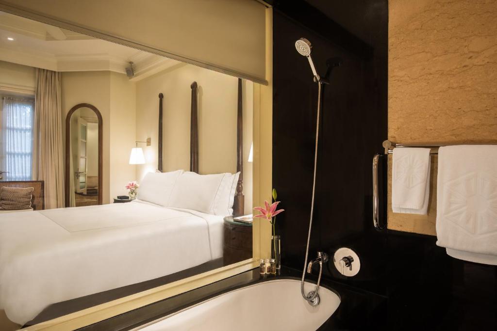 Двухместный (Роскошный двухместный номер с 2 отдельными кроватями) курортного отеля Taj West End, Бангалор