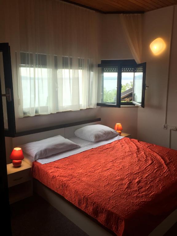 Двухместный (Двухместный номер с 1 кроватью или 2 отдельными кроватями и видом на море) отеля Hotel Ruža, Нови-Винодолски