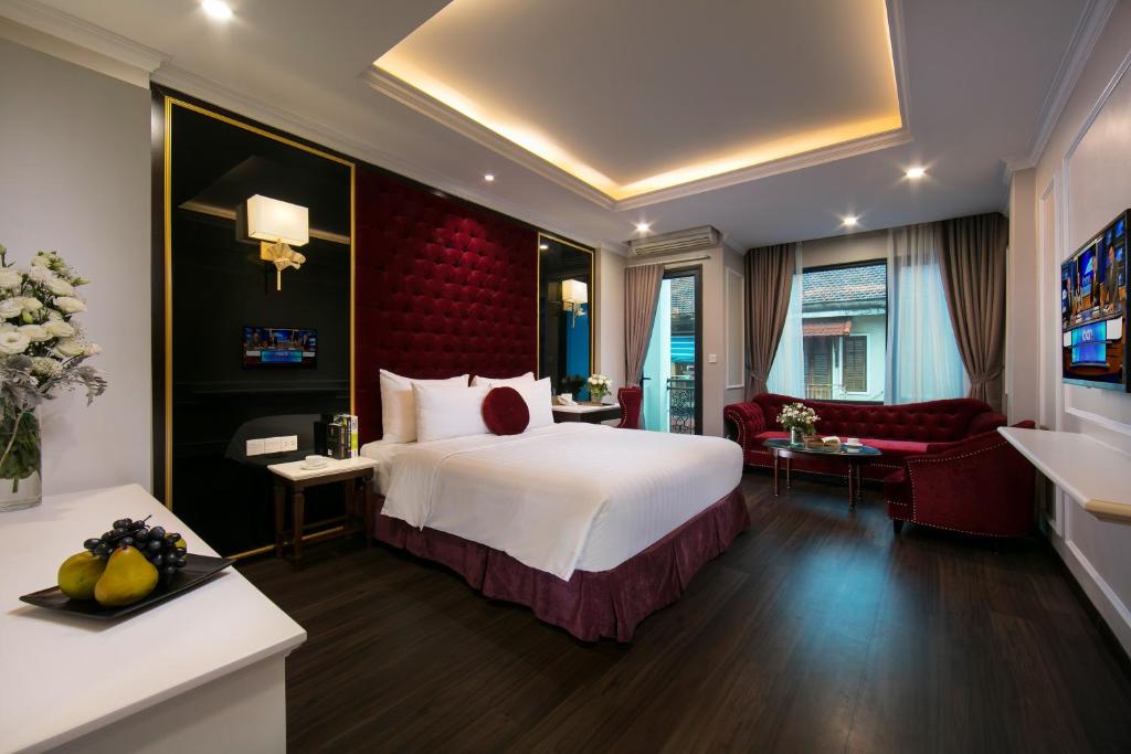 Двухместный (Двухместный номер Делюкс с 1 кроватью и балконом) отеля Hong Ngoc Tonkin, Ханой