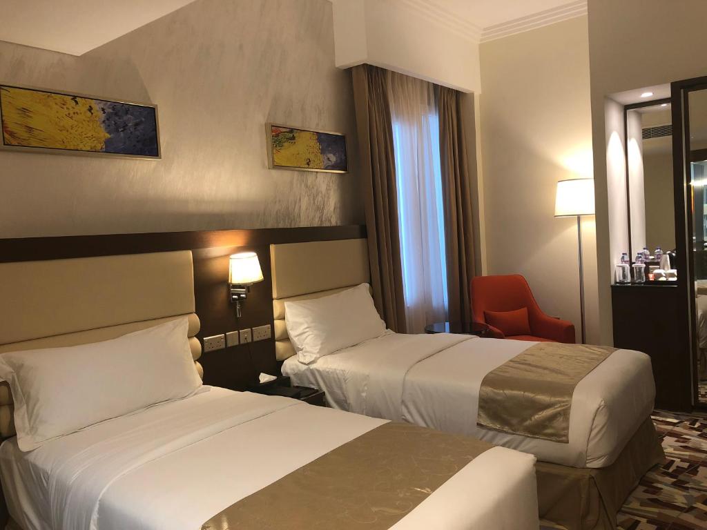 Двухместный (Двухместный номер «Премиум» с 2 отдельными кроватями) отеля Al Murooj Grand Hotel, Маскат