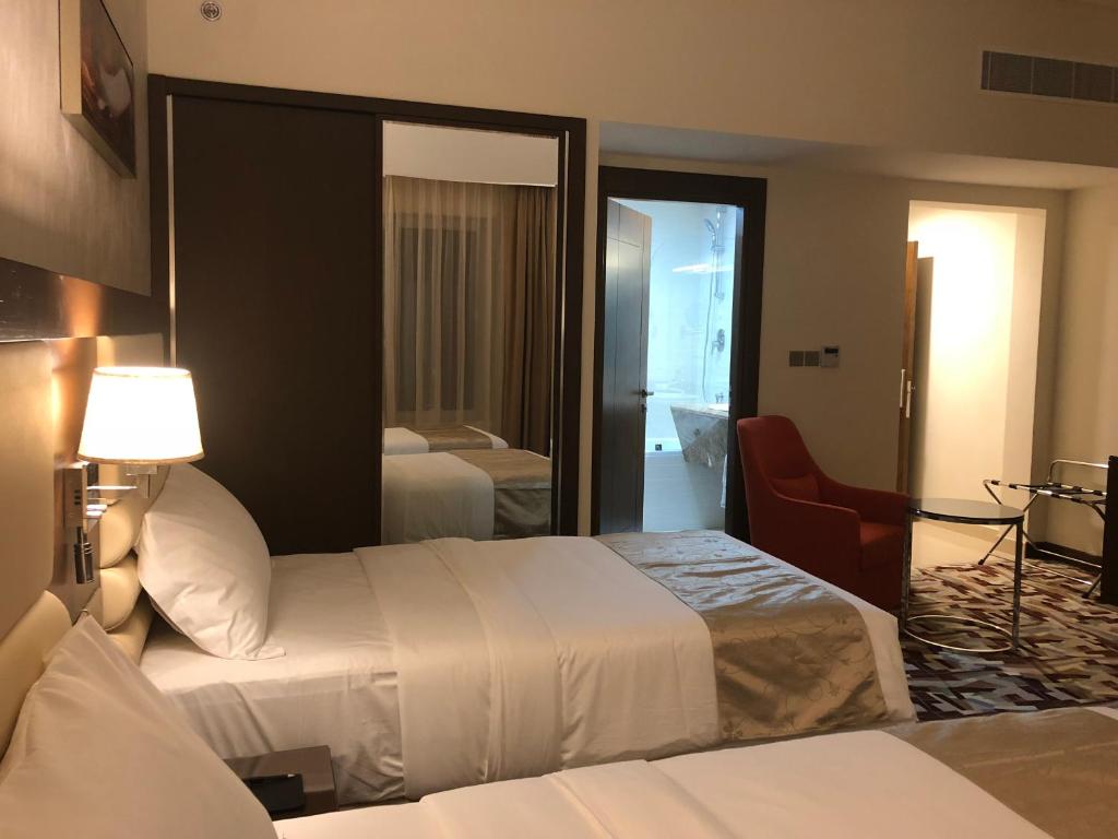 Двухместный (Двухместный номер Делюкс с 2 отдельными кроватями) отеля Al Murooj Grand Hotel, Маскат