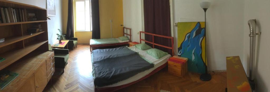 Двухместный (Отдельный двухместный номер с общей ванной комнатой) хостела Nap Hostel Pécs, Печ