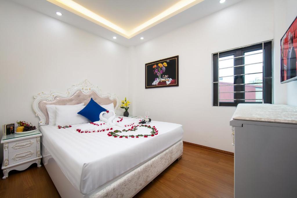 Двухместный (Улучшенный двухместный номер с 1 кроватью) отеля Hanoi Golden Hotel, Ханой