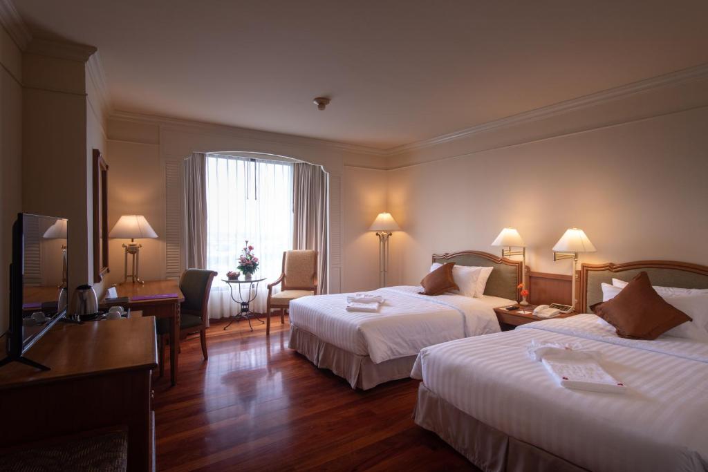 Двухместный (Клубный двухместный номер с 1 кроватью или 2 отдельными кроватями) отеля Montien Riverside Hotel, Бангкок