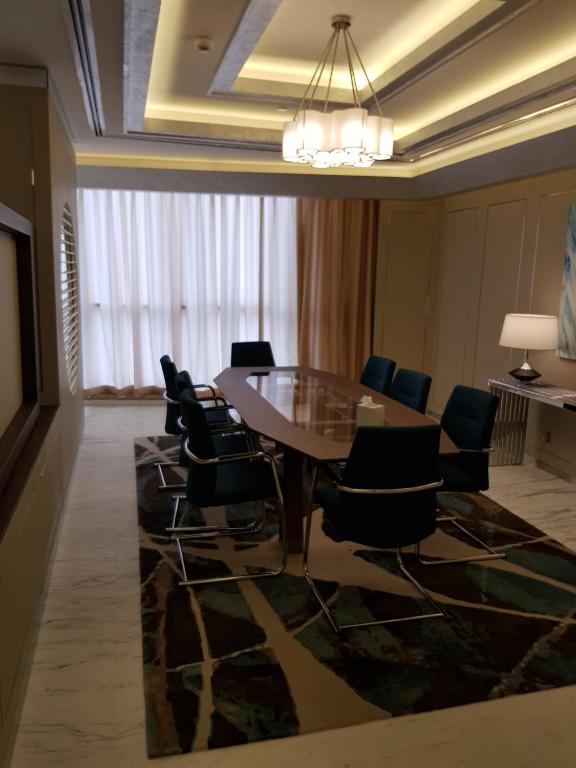 Сьюит (Люкс Royal M), Отель Royal M Hotel & Resort Abu Dhabi